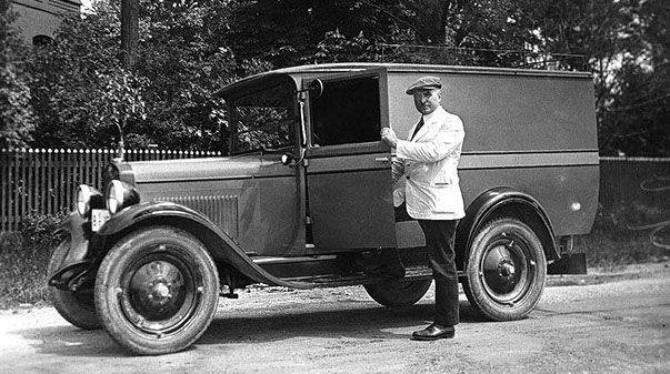 1928, Gronau: Geschäftsführer Alfred Rössig